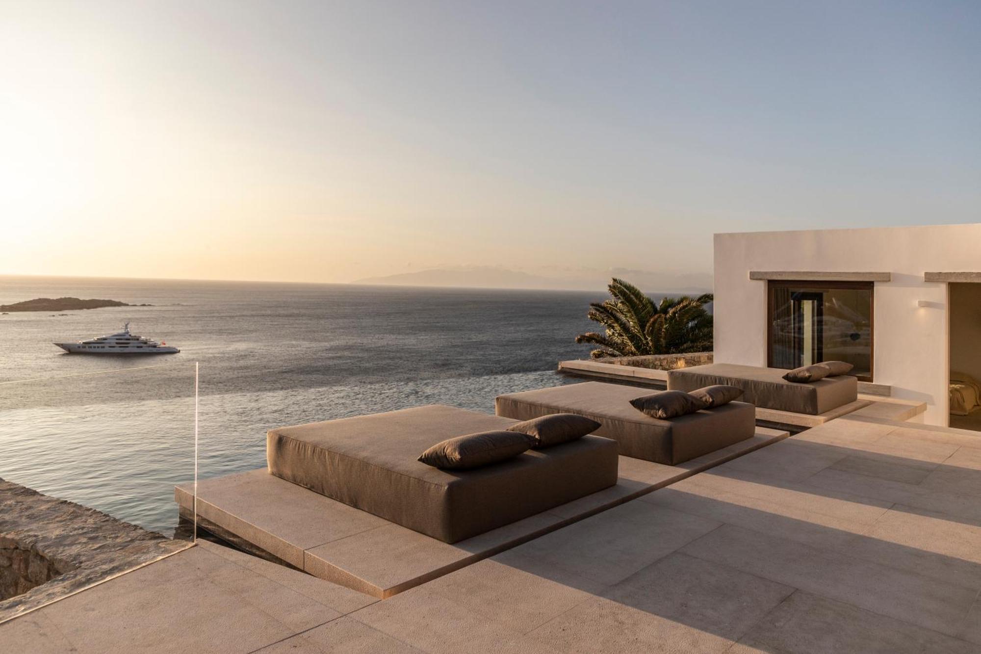 The Skyvilla Mykonos - A Landmark Property With Breathtaking Views Of The Psarou Bay Mykonos Town 外观 照片